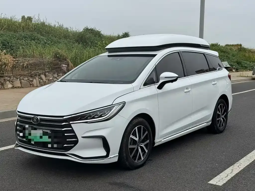 BYD MAX New Energy — фото 1