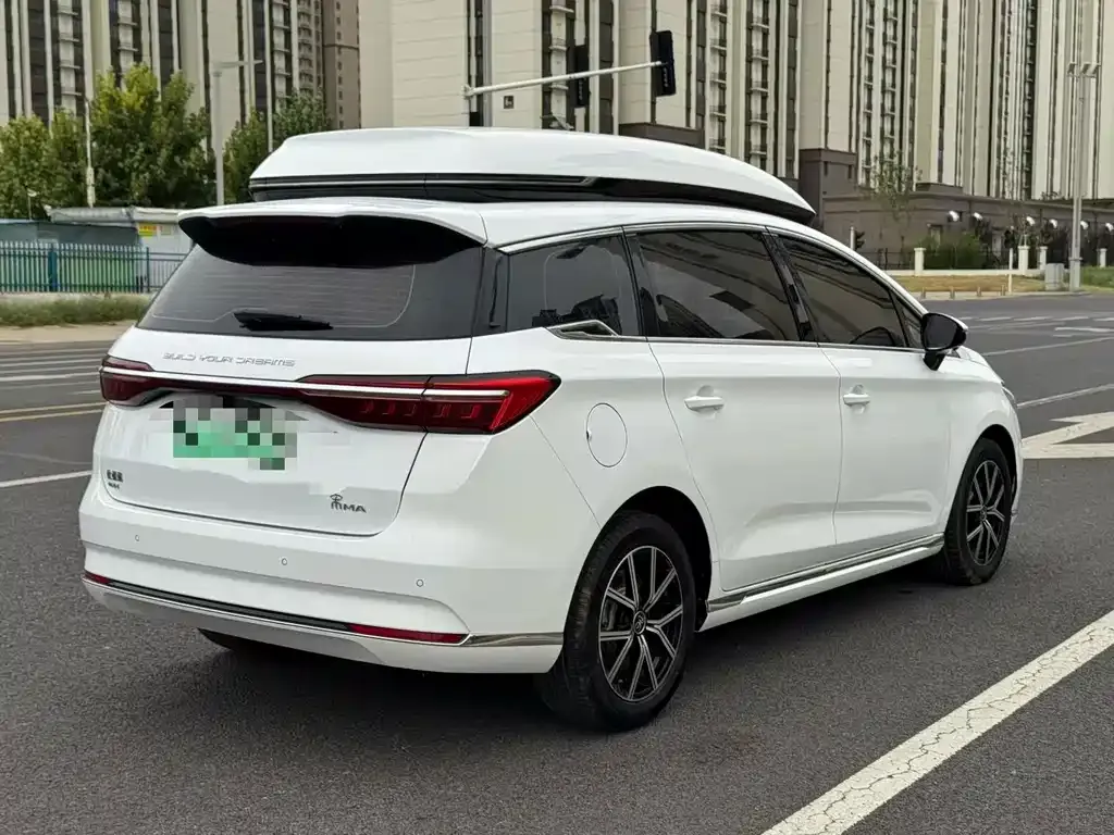 BYD MAX New Energy — фото 4