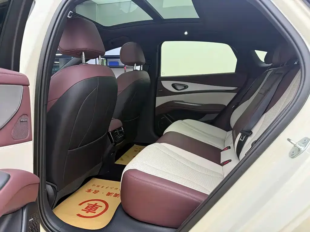 BYD Seal 07 DM-i — фото 2