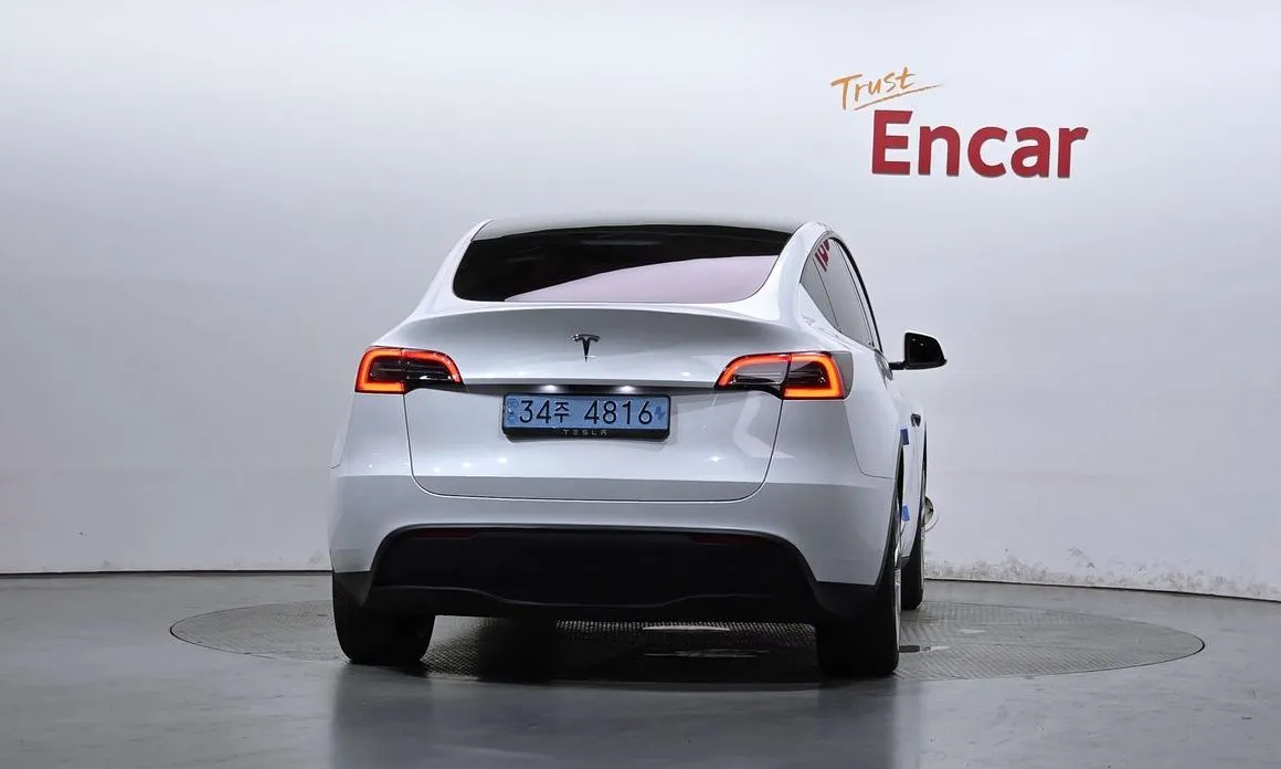 Tesla Model Y — фото 5
