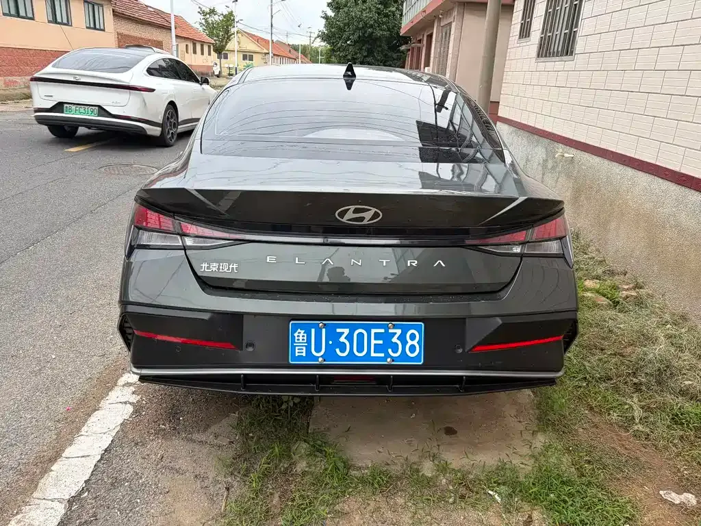 Hyundai Elantra — фото 9