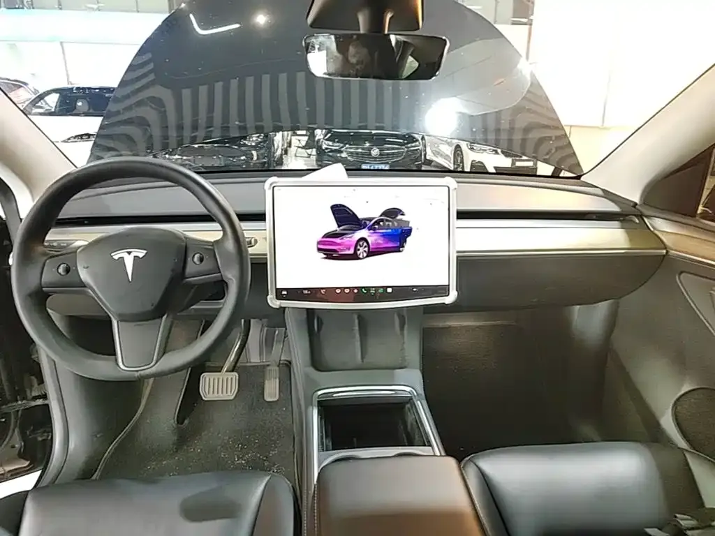 Tesla Model Y — фото 7