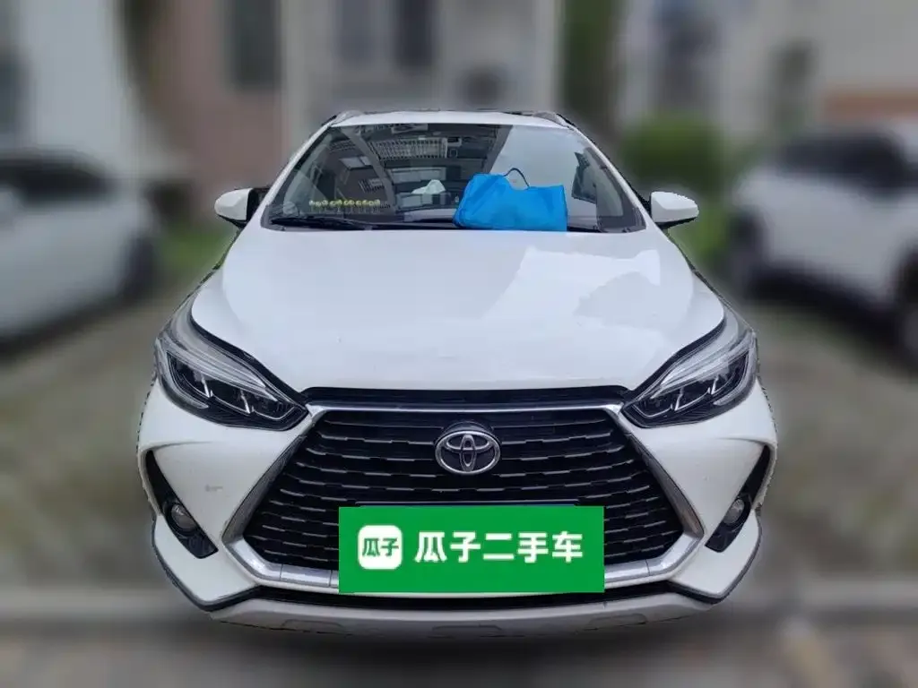 Toyota Yaris L — фото 4
