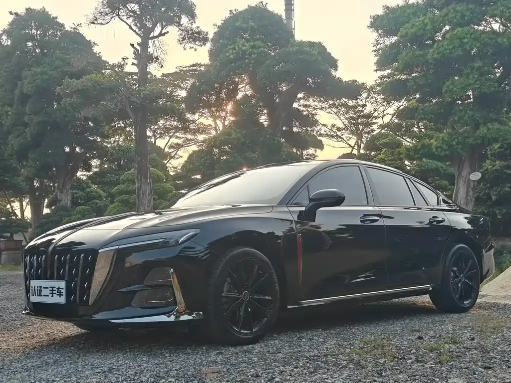 Hongqi H6 — фото 1