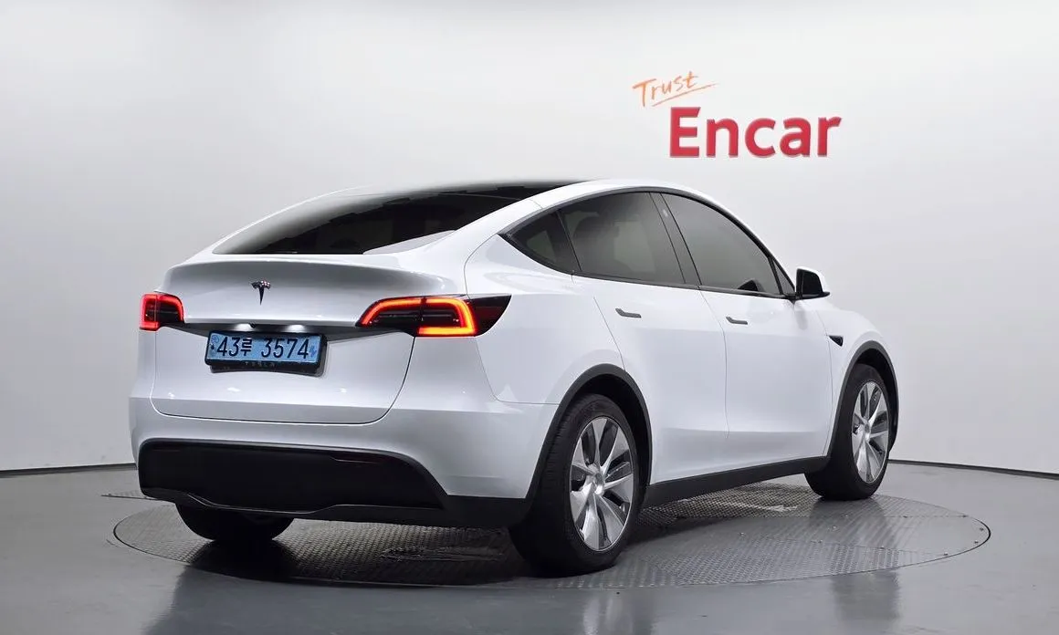Tesla Model Y — фото 3