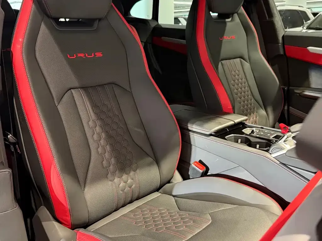 Lamborghini Urus — фото 9