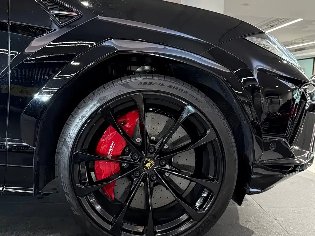 Lamborghini Urus — фото 2
