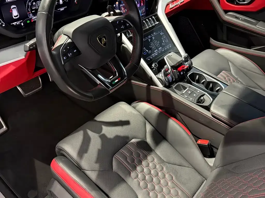 Lamborghini Urus — фото 10