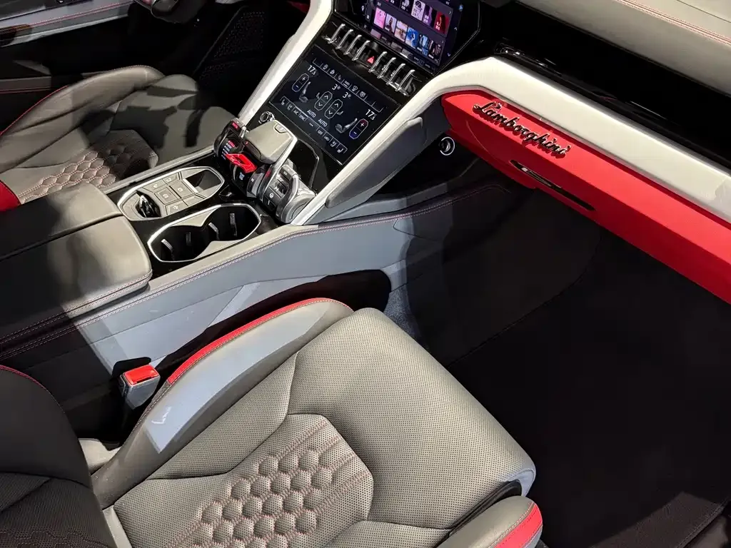 Lamborghini Urus — фото 4