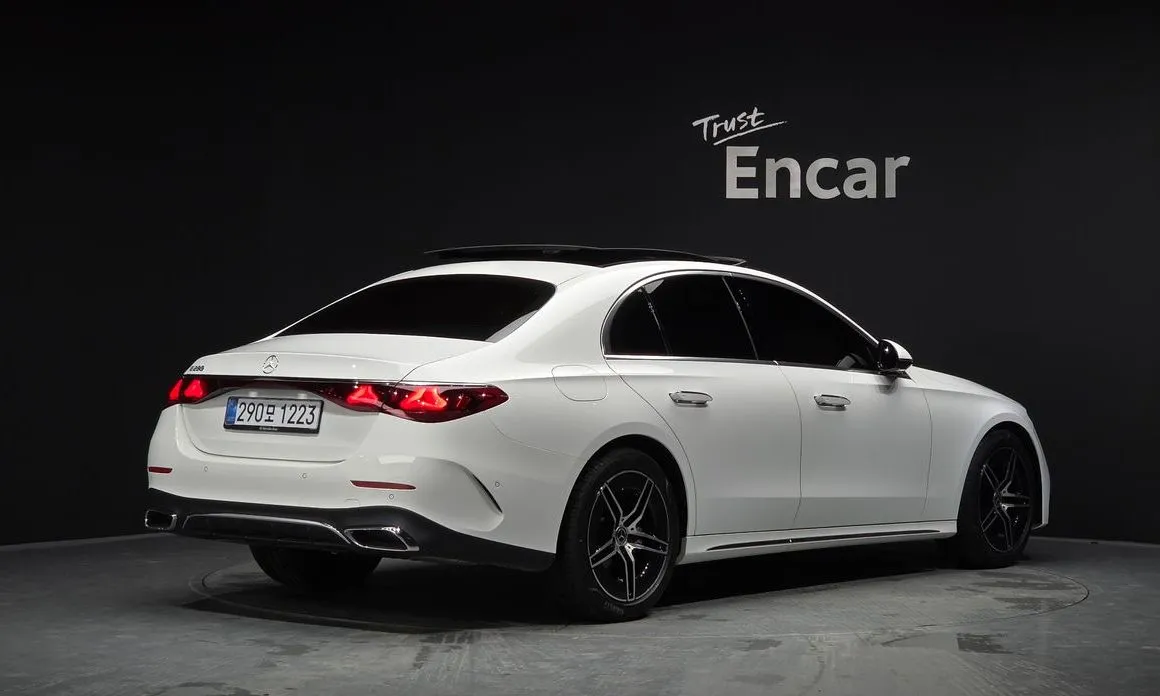 Mercedes-Benz E-Class — фото 3