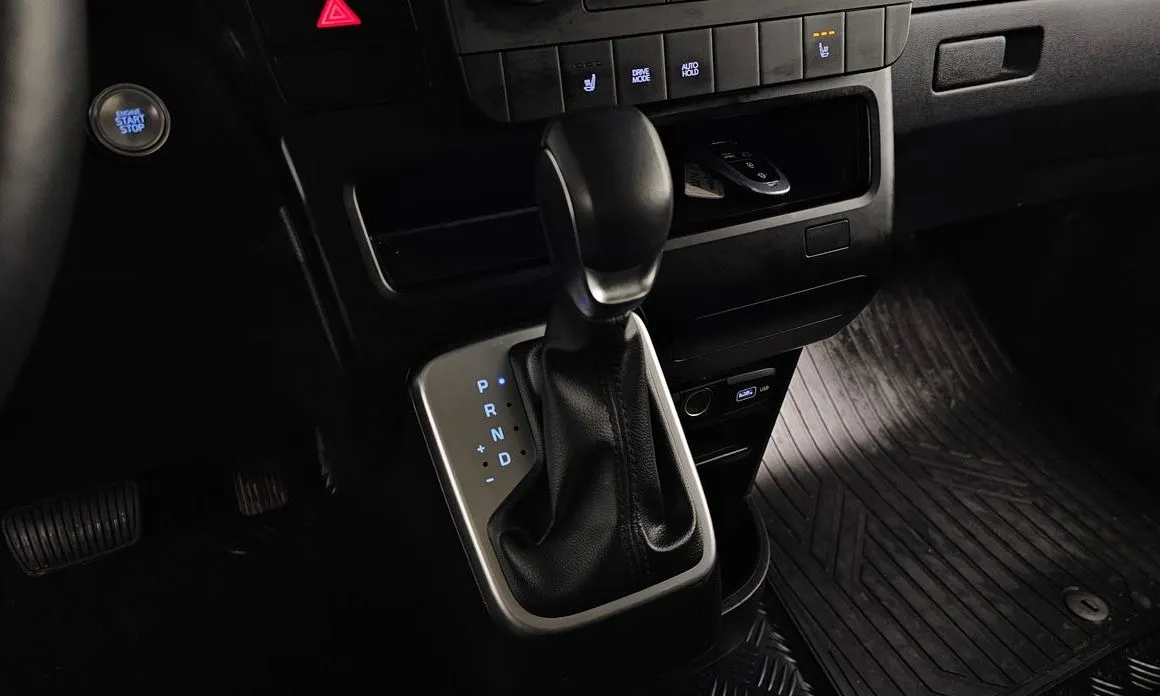 Hyundai Staria — фото 2