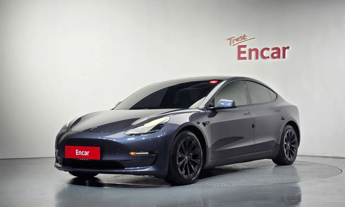Tesla Model 3 — фото 1