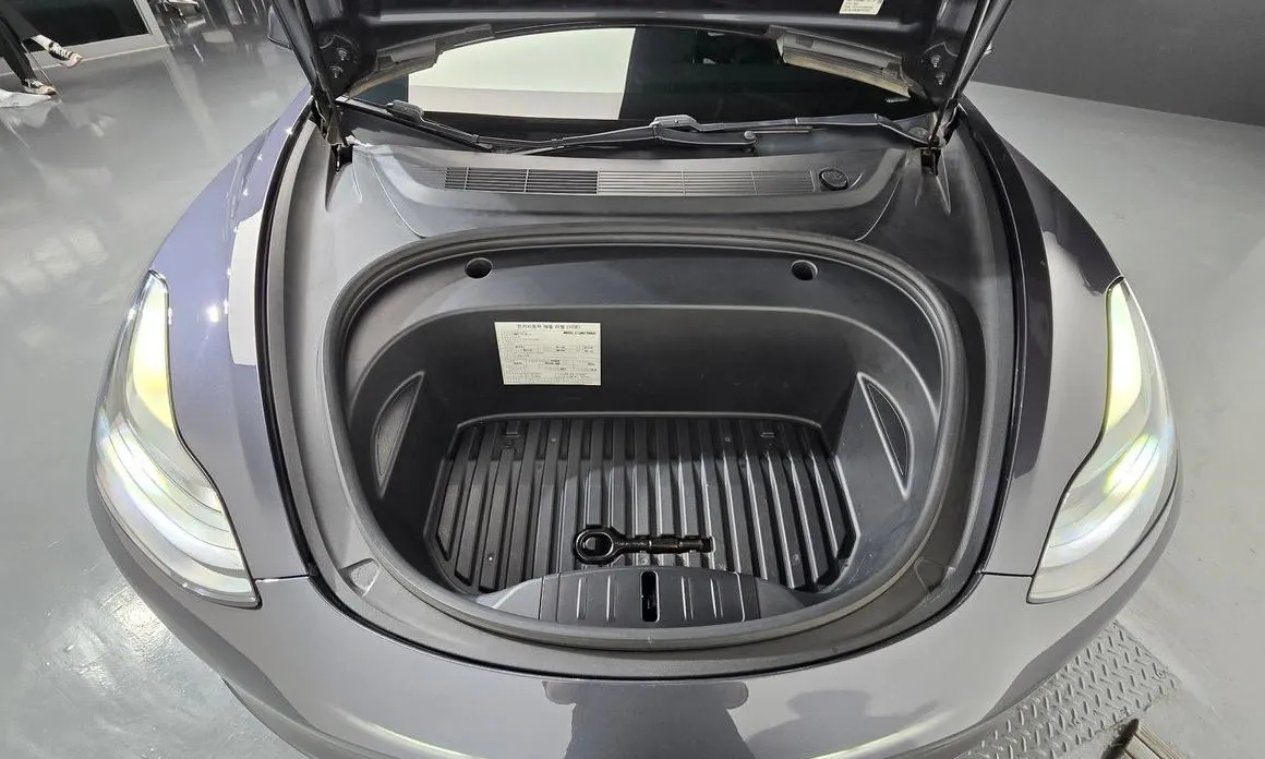 Tesla Model 3 — фото 10