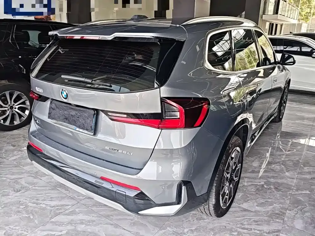 BMW X1 — фото 9