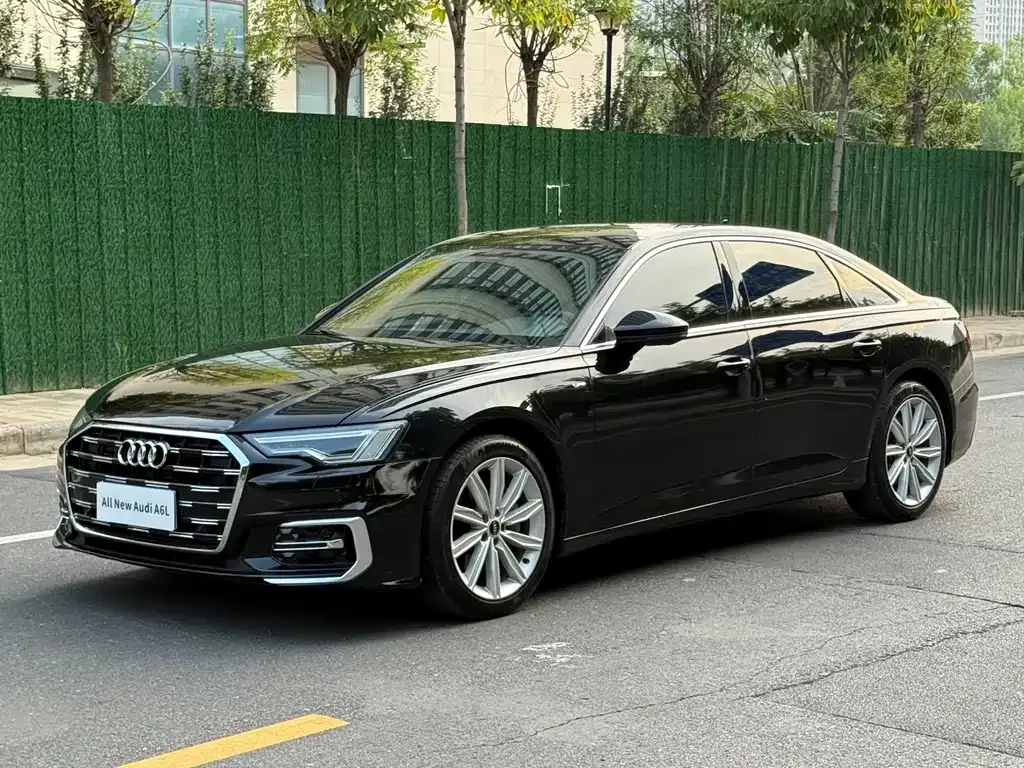 Audi A6L — фото 1