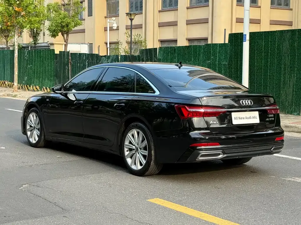 Audi A6L — фото 8