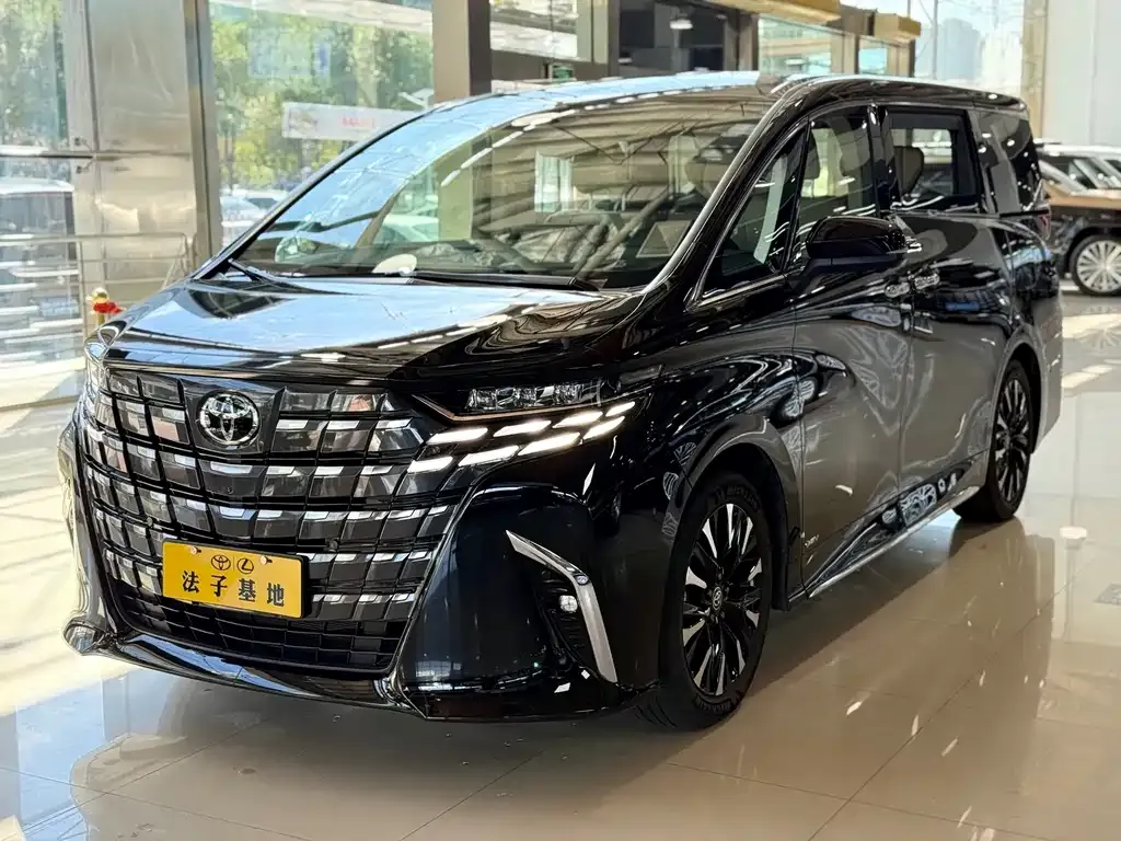 Toyota Alphard — фото 5