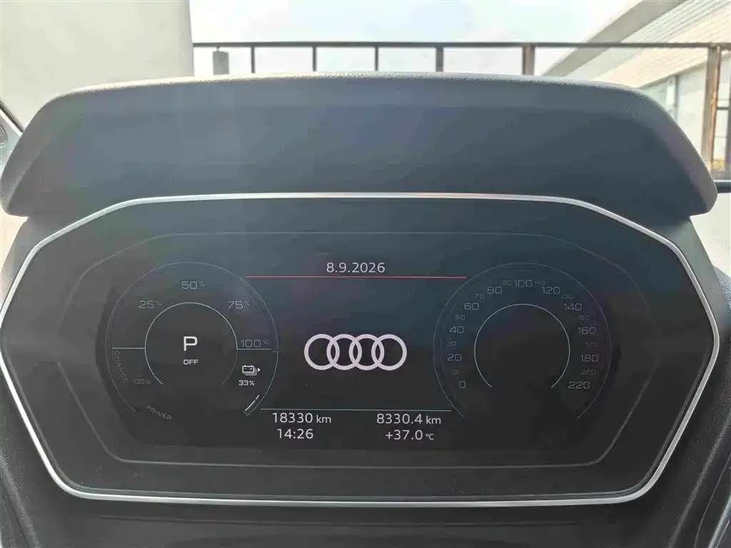 Audi Q4 e-tron — фото 3