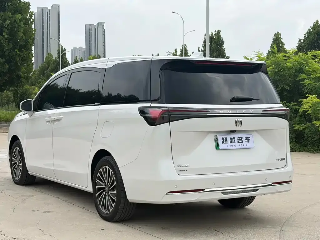 Buick GL8 Hybrid — фото 3