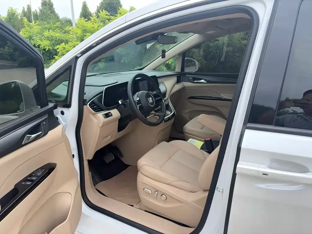 Buick GL8 Hybrid — фото 6