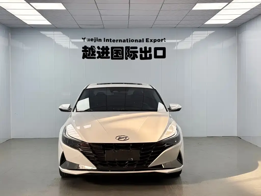 Hyundai Elantra — фото 7