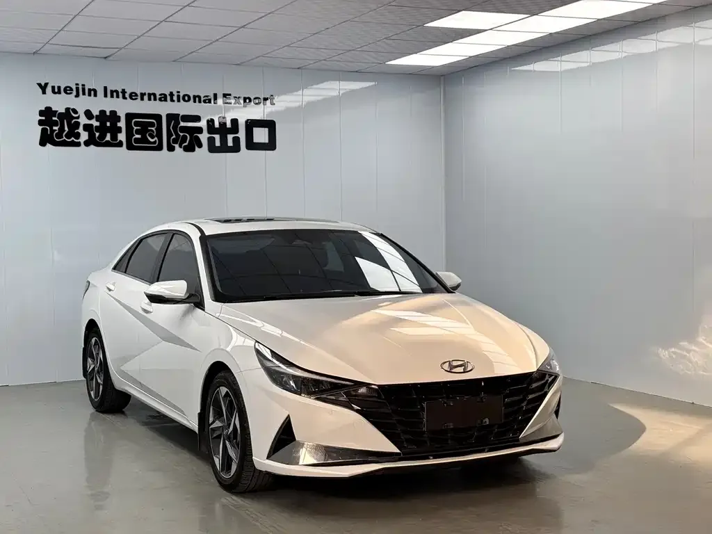 Hyundai Elantra — фото 6