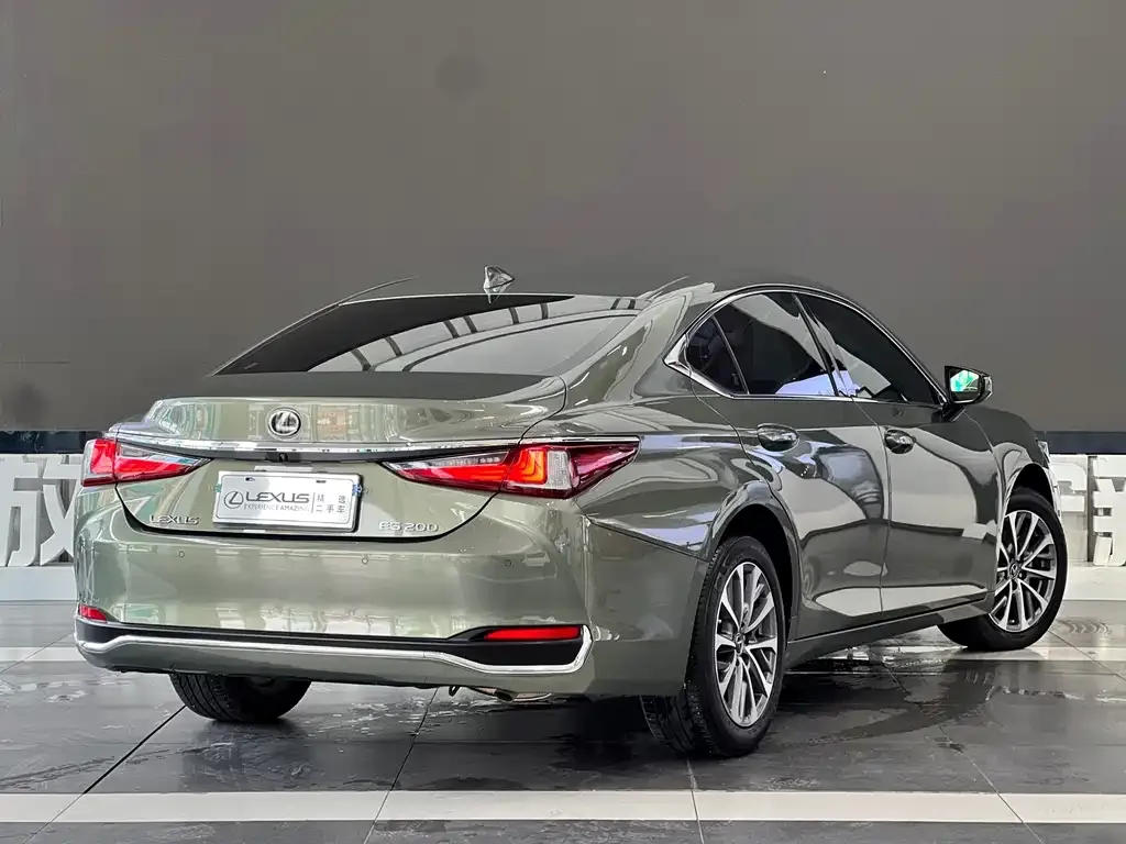 Lexus ES — фото 3