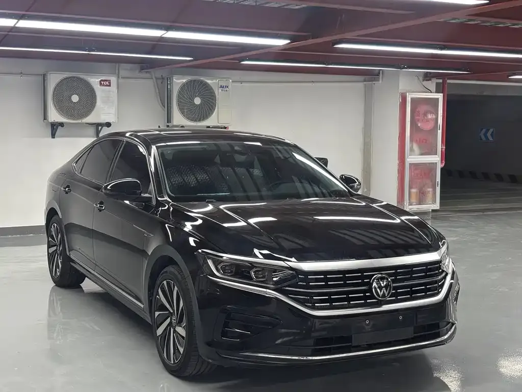 Volkswagen Passat — фото 7