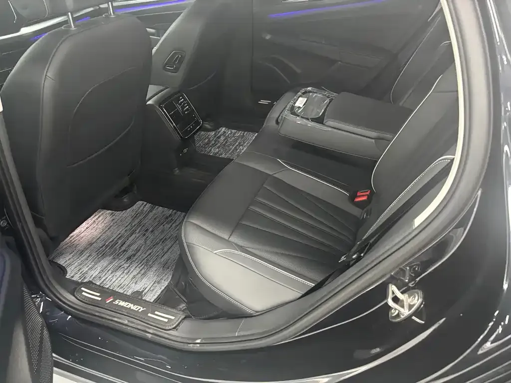 Volkswagen Passat — фото 8