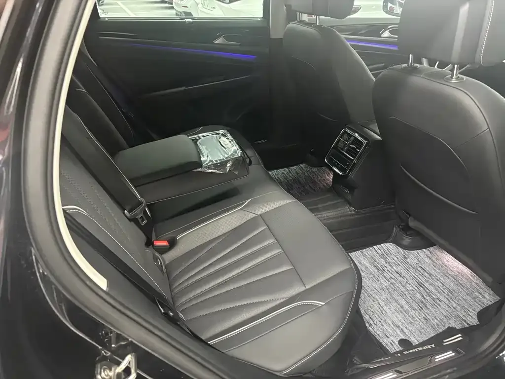 Volkswagen Passat — фото 10