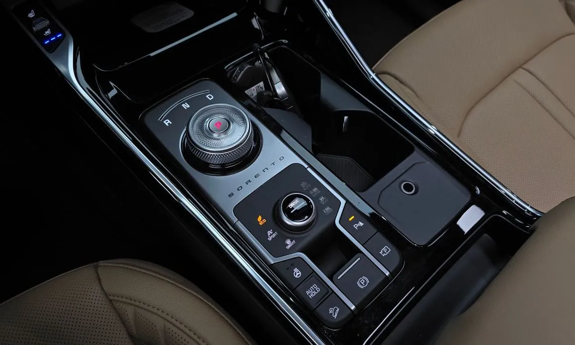 Kia Sorento — фото 9