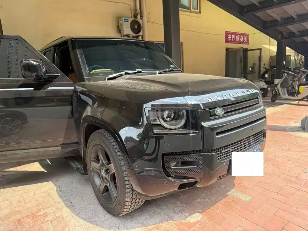 Land Rover Defender — фото 1