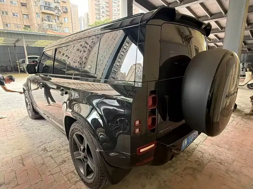 Land Rover Defender — фото 6