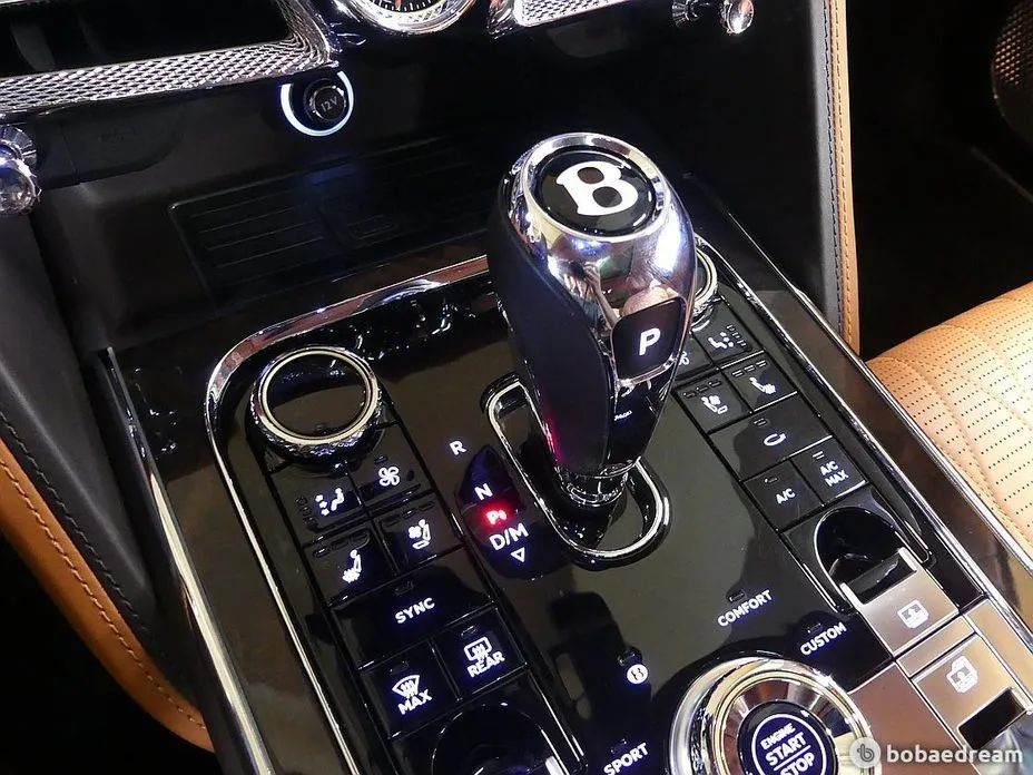 Bentley Flying Spur — фото 6