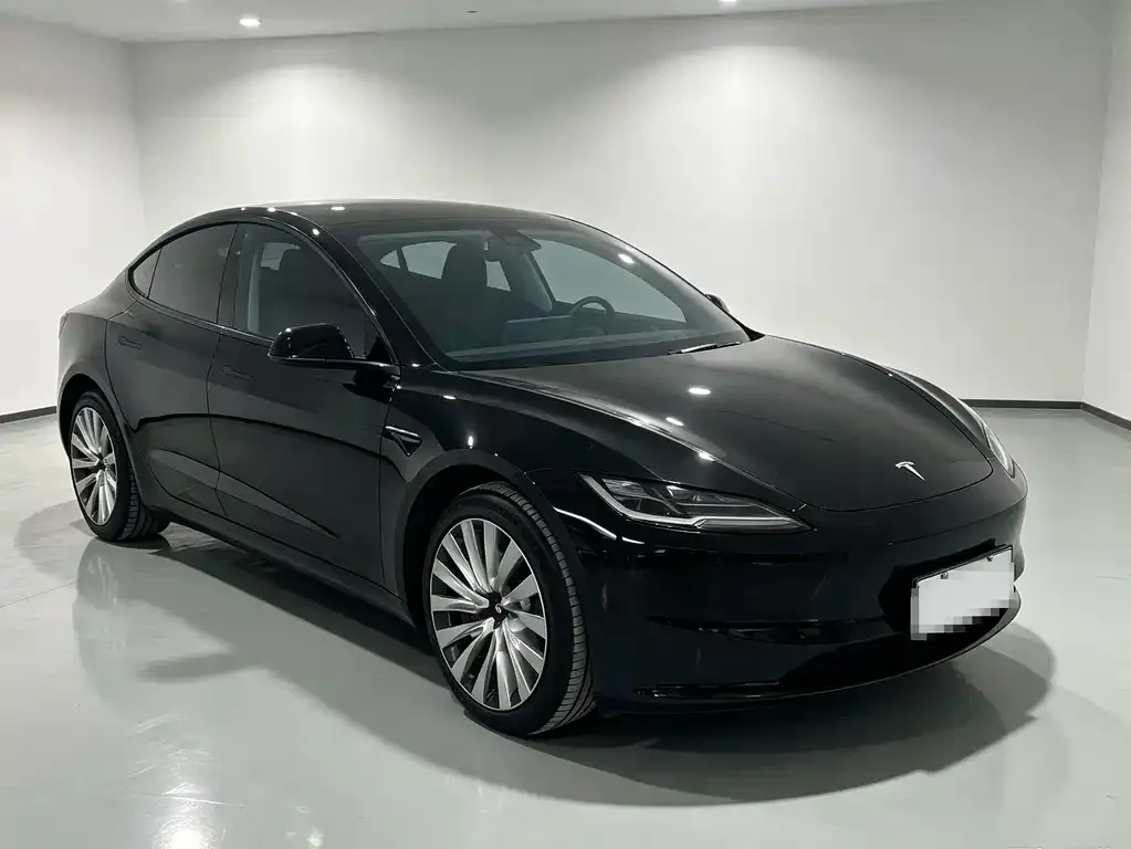 Tesla Model 3 — фото 2