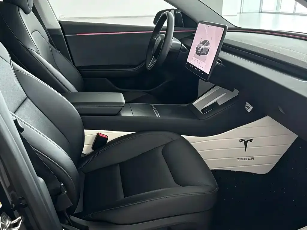 Tesla Model 3 — фото 7