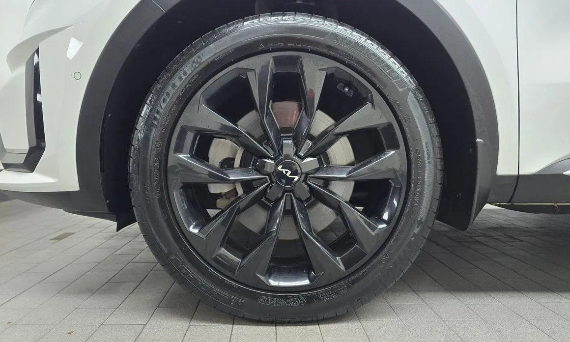Kia Sorento — фото 8