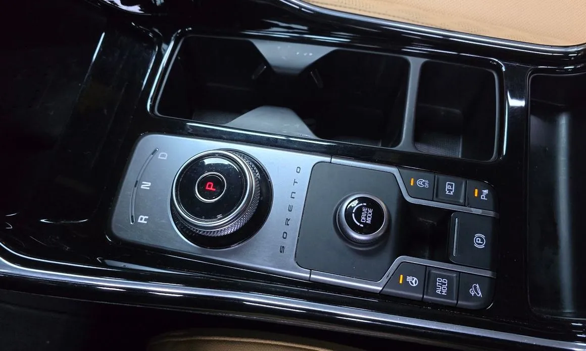 Kia Sorento — фото 7