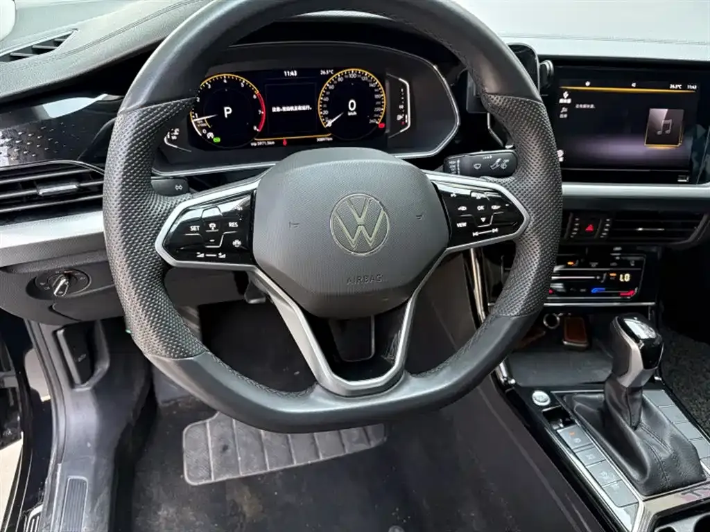 Volkswagen Passat — фото 7