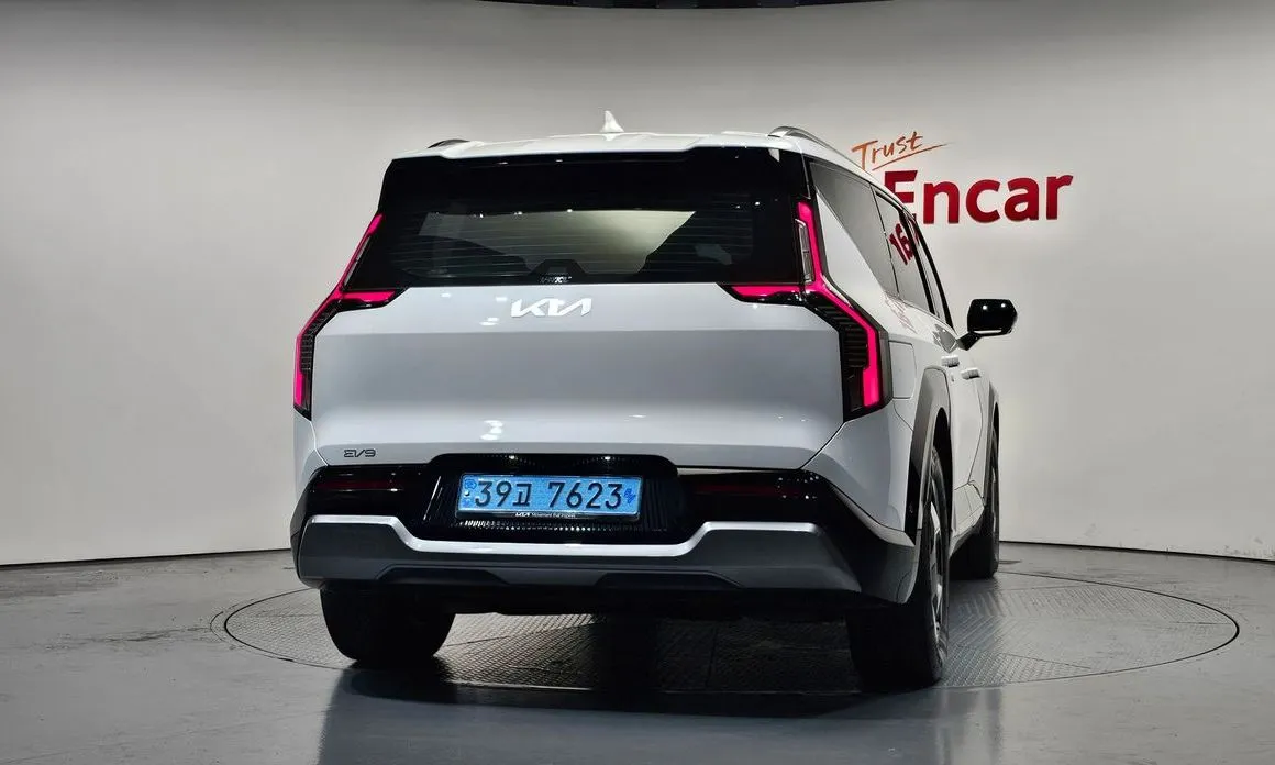 Kia EV9 — фото 6