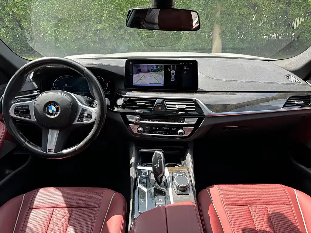 BMW 5 Series — фото 9
