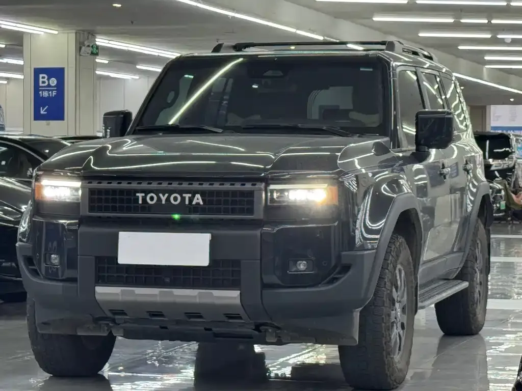 Toyota Prado — фото 1