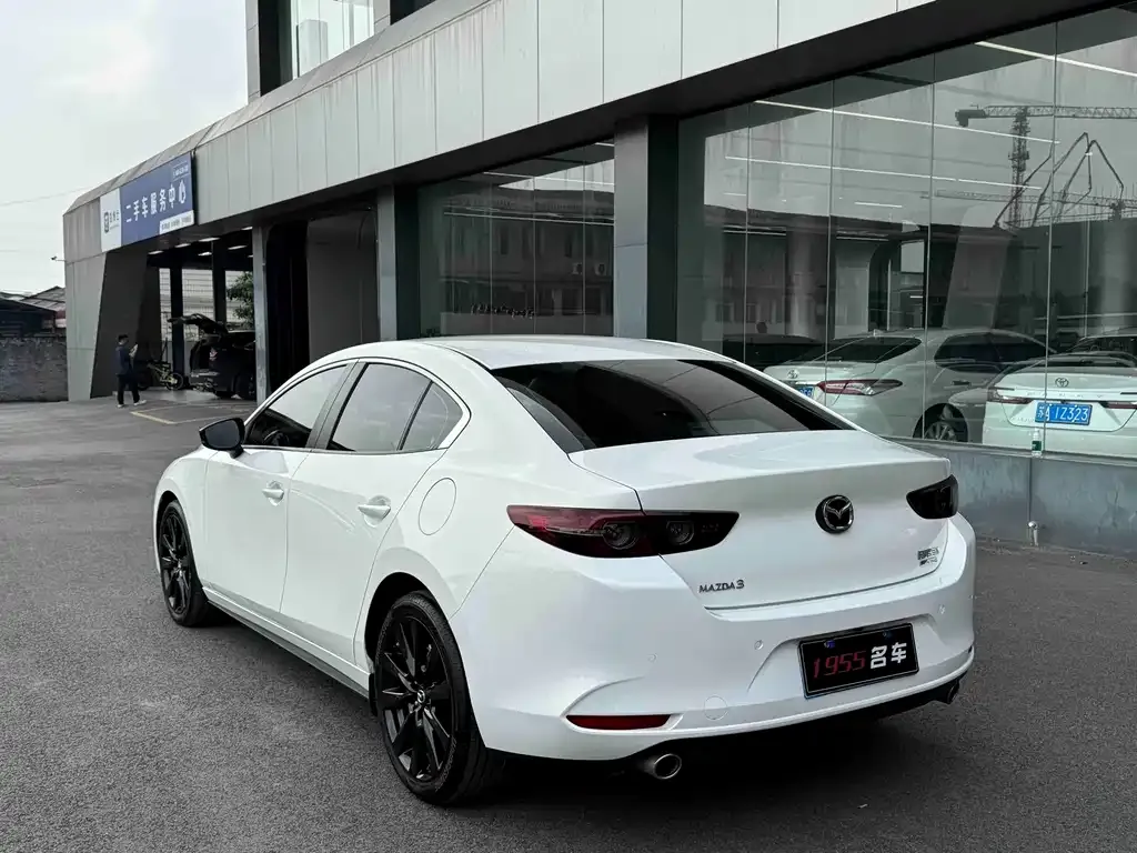 Mazda 3 Axela — фото 3