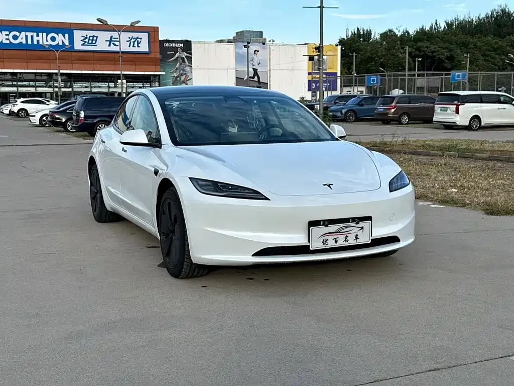 Tesla Model 3 — фото 9