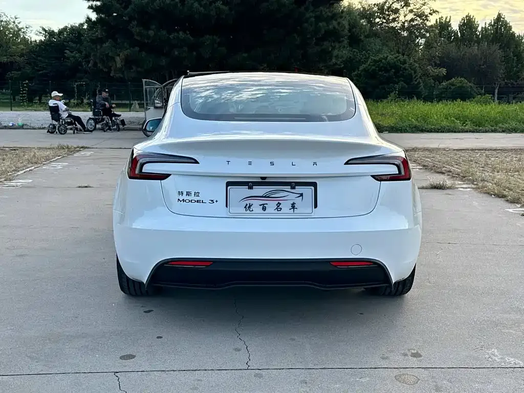 Tesla Model 3 — фото 6