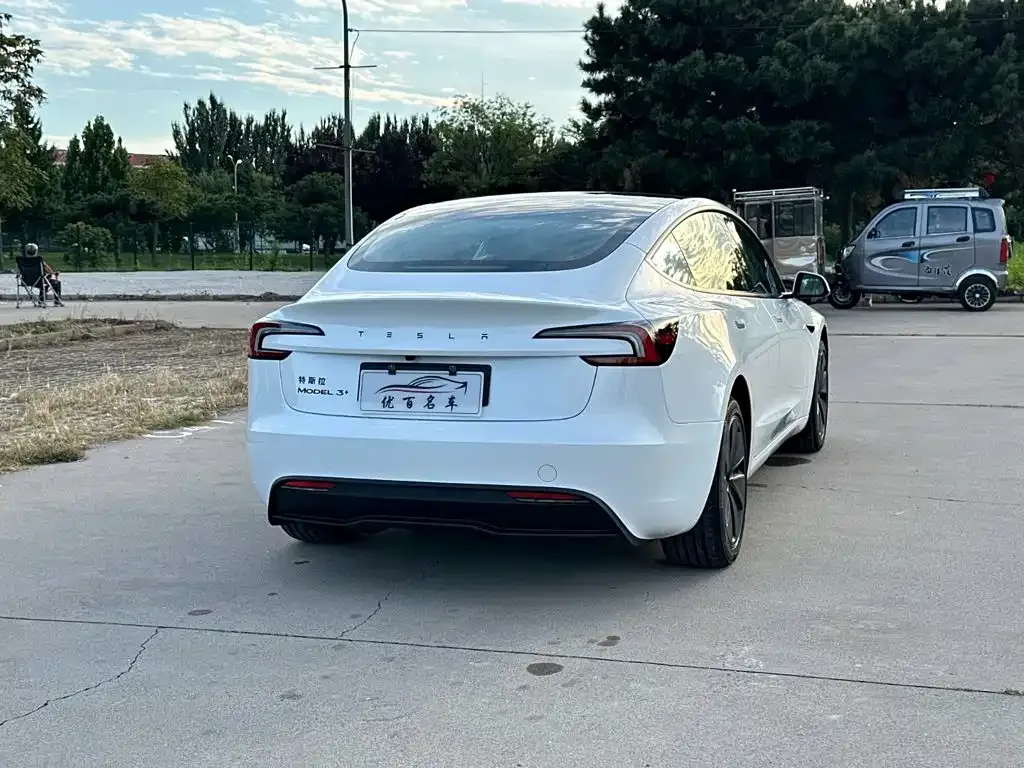 Tesla Model 3 — фото 8
