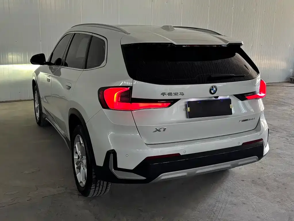 BMW X1 — фото 7