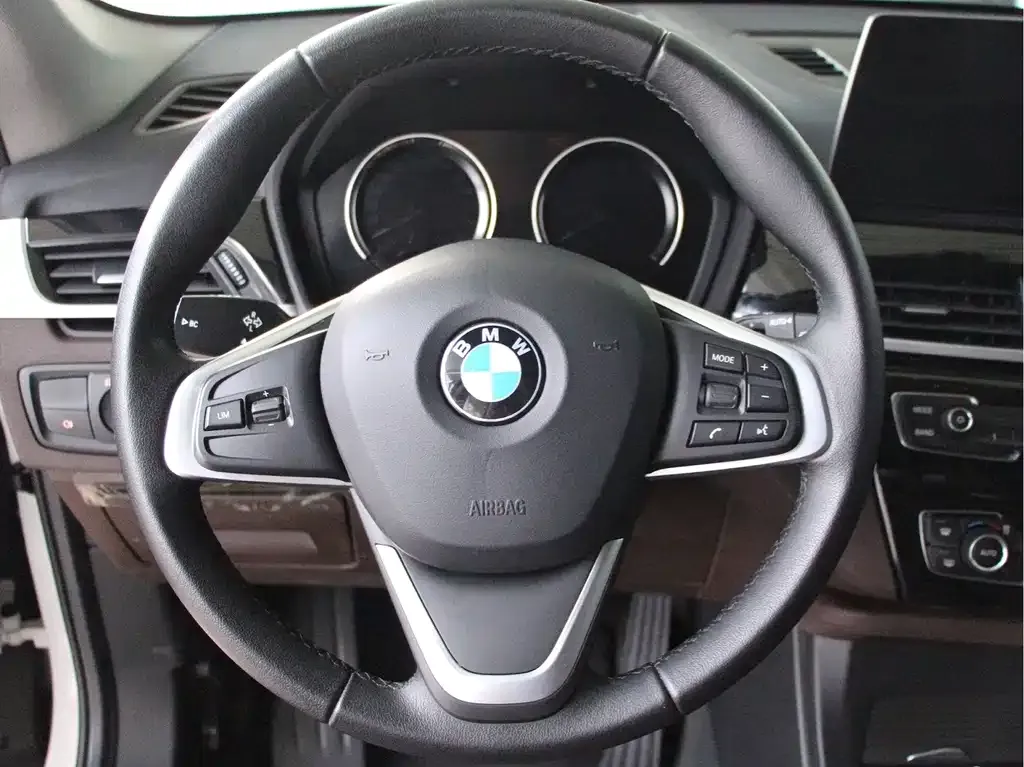 BMW X1 — фото 10