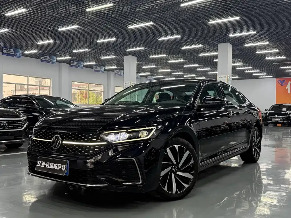 Volkswagen Passat — фото 1