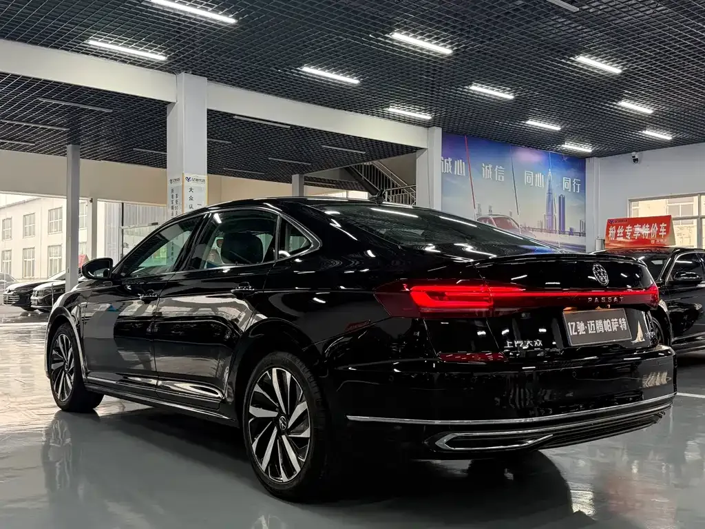 Volkswagen Passat — фото 6